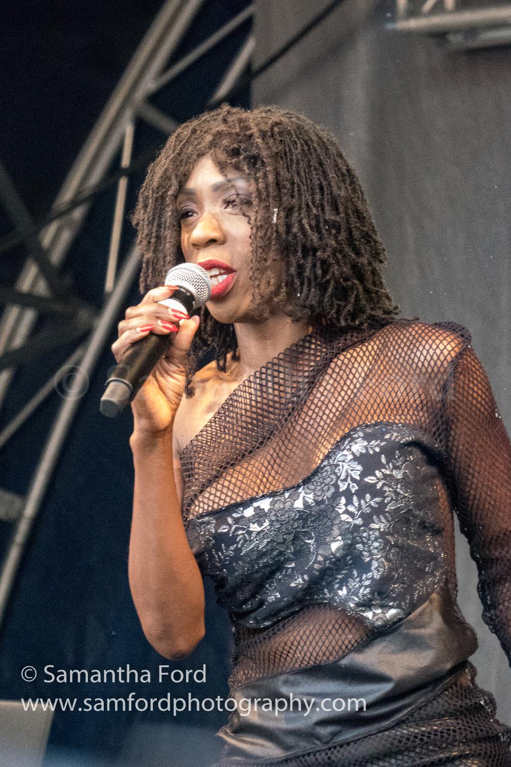 Heather Small M people